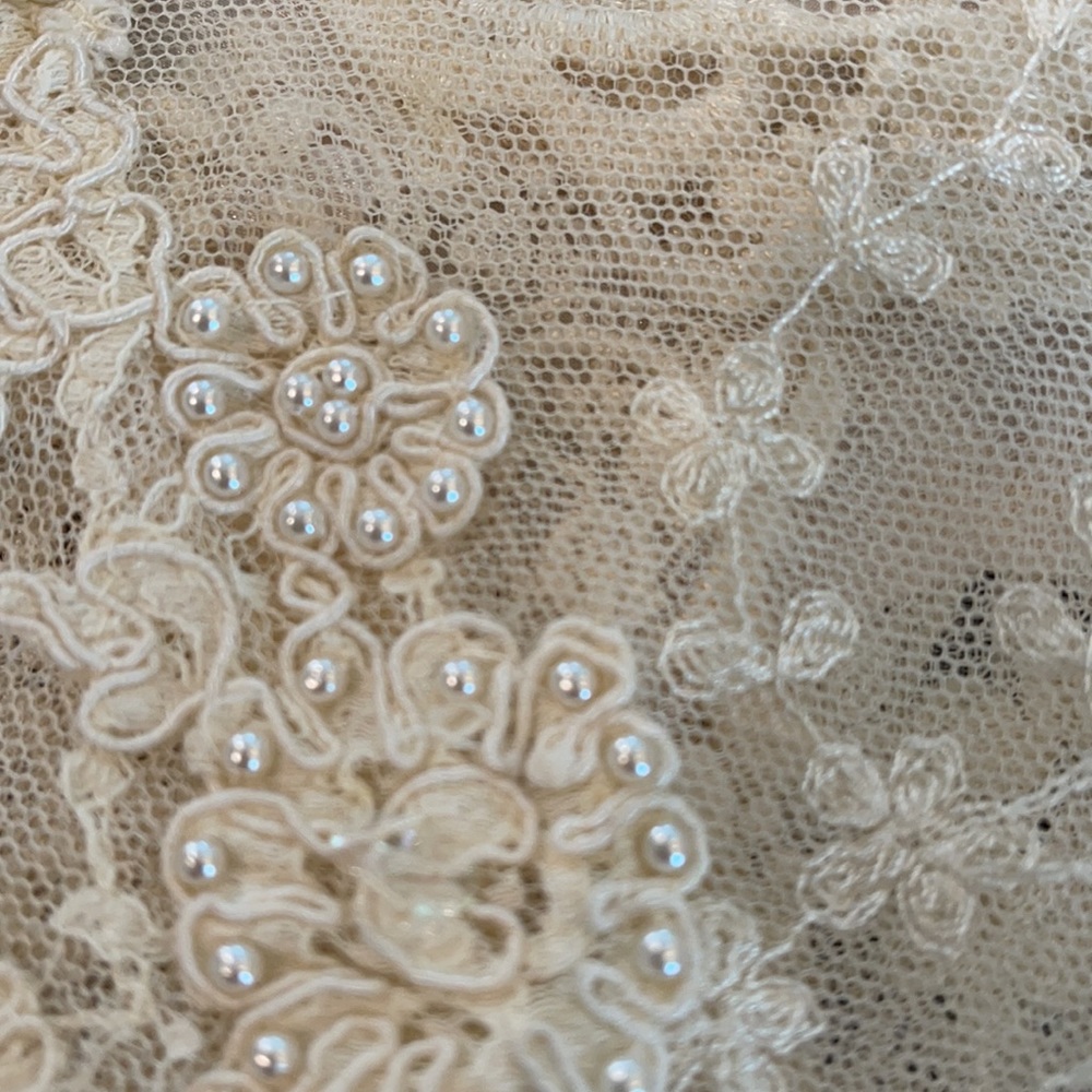 Victoria's Secret Lace and Satin Bodysuit in Blush and Cream - Picture 7 of 9